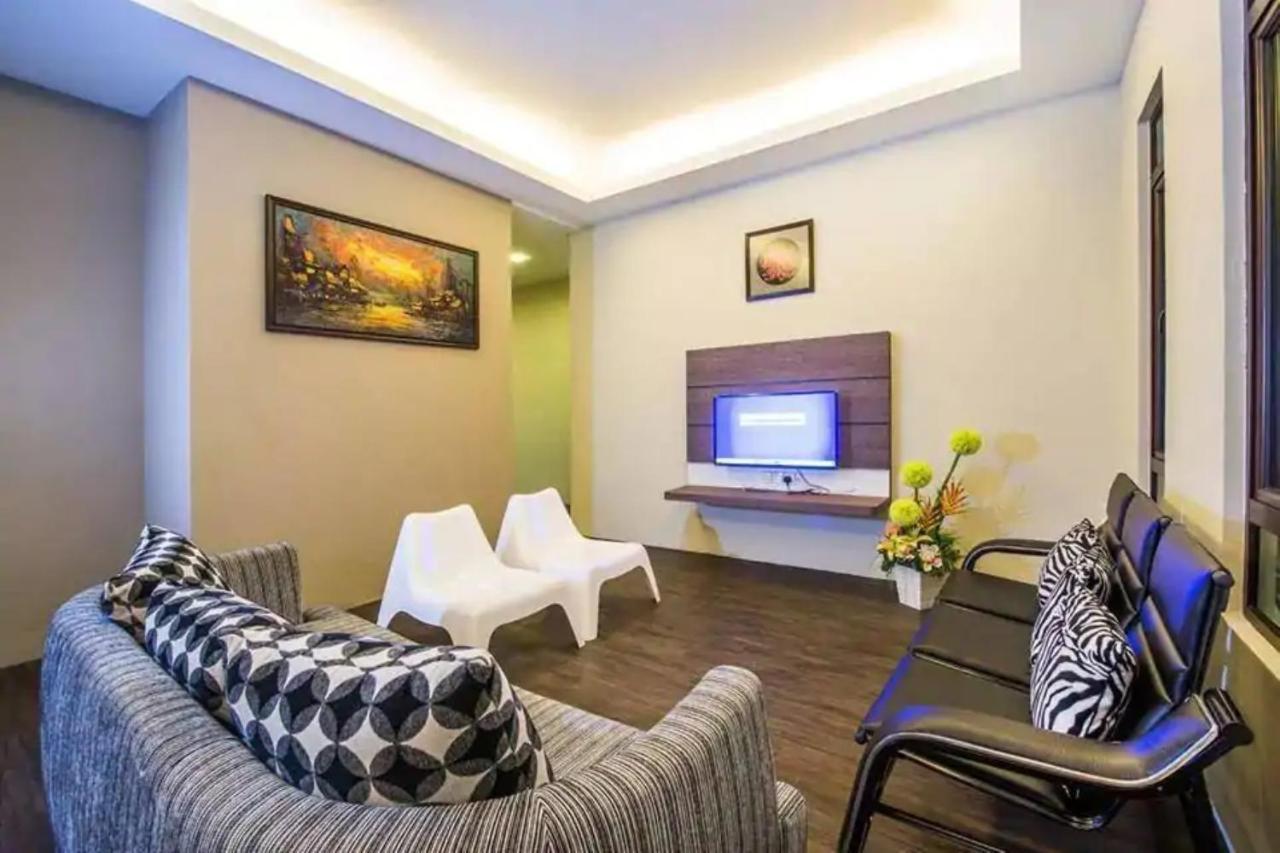 Capital O 90088 Mbp Leisure Resort Batu Pahat Εξωτερικό φωτογραφία